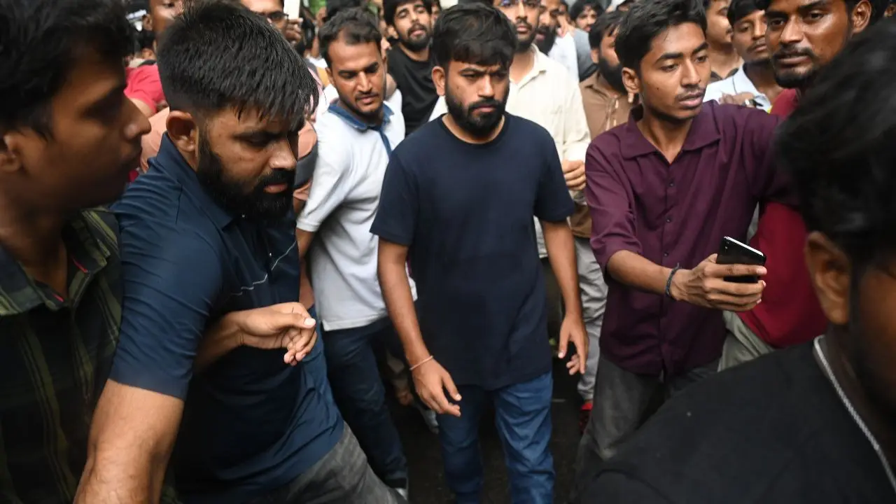 IN PHOTOS: CJP protest continues at Jantar Mantar after Parliament march clashes The protest resumed after CJP leaders called on supporters to continue the agitation, with demonstrators gathering at Jantar Mantar despite heightened security arrangements. (Pics/ PTI)