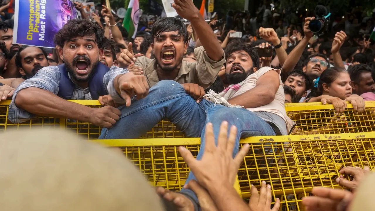 Congress targets Centre over 'Sansad Chalo' police action