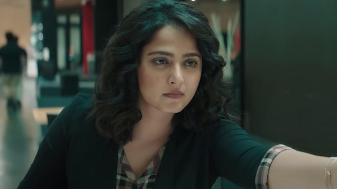 Anushka Shetty in Nishabdham
In Nishabdham, Anushka Shetty played Sakshi, a deaf and mute artist who becomes entangled in a mysterious murder investigation.