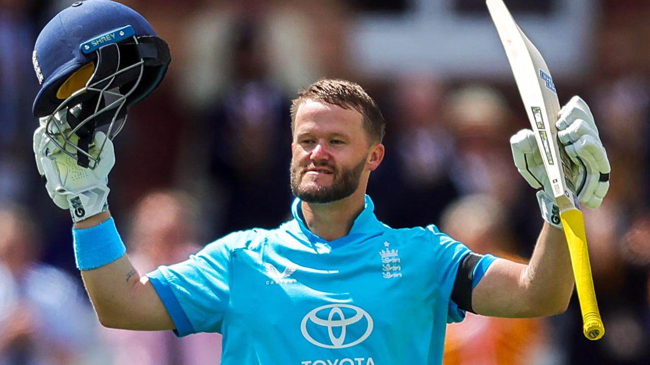England started off well and scored 58 runs for the loss of no wickets. Ben Duckett scored a magnificent 141 runs, including 18 fours and one six. Meanwhile, his opening partner Jacob Bethell also scored an impressive 91 runs in 93 balls, including 11 fours and two sixes