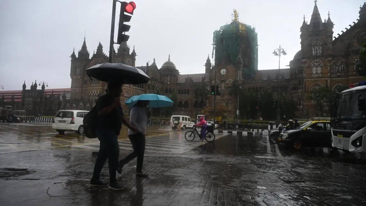 Maharashtra weather: Red alert for Pune ghats, orange alert for Konkan districts Mumbai remains under a yellow alert, with the IMD predicting heavy rainfall at isolated places. File Pic