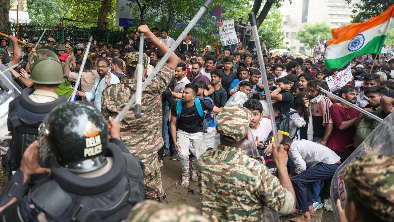 Visuals from the protest site showed hundreds of students and young demonstrators carrying flags and raising slogans against the Centre. Several protesters attempted to push past barricades, but police repeatedly forced them back to maintain law and order Visuals from the protest site showed hundreds of students and young demonstrators carrying flags and raising slogans against the Centre. Several protesters attempted to push past barricades, but police repeatedly forced them back to maintain law and order