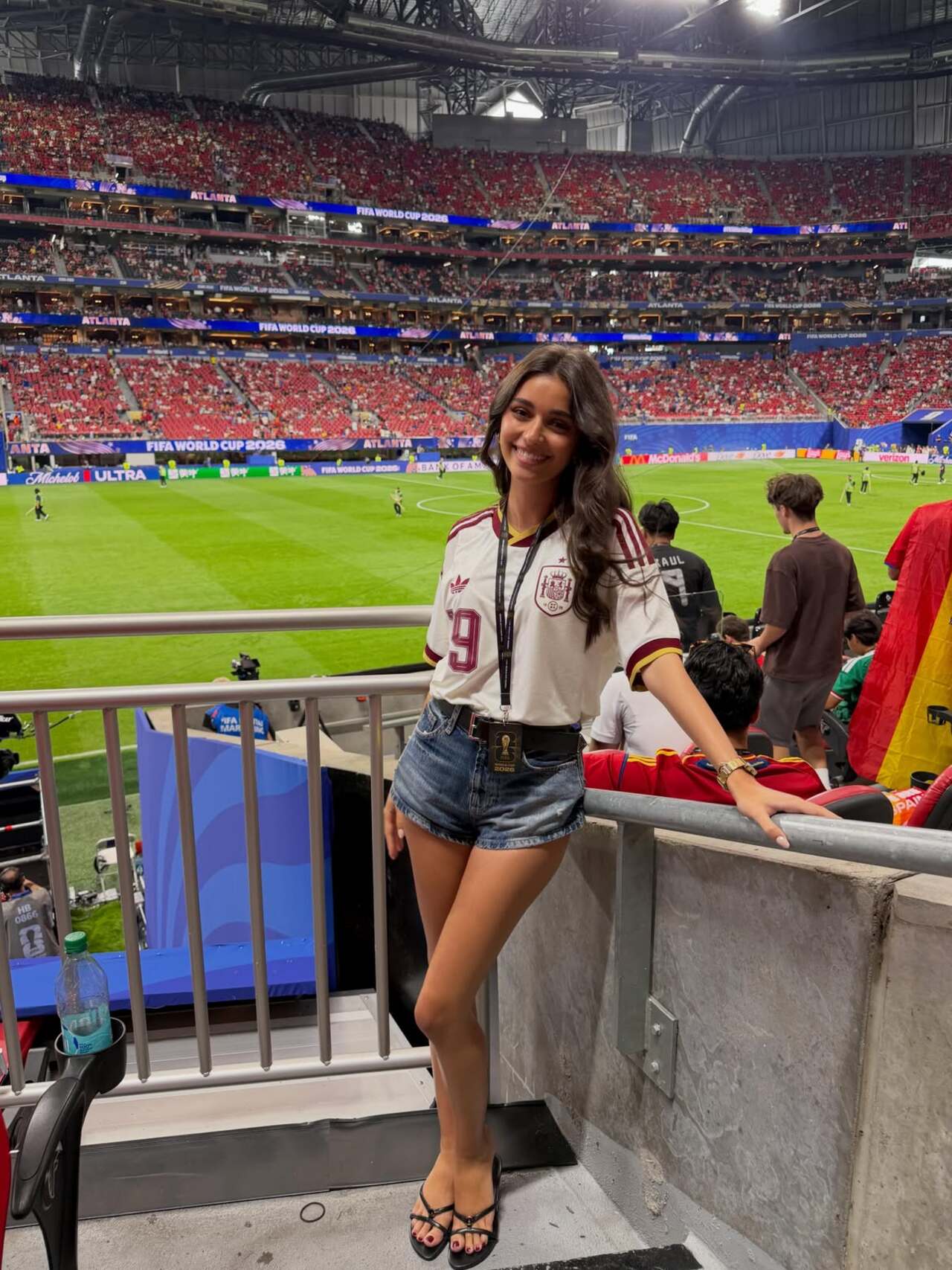 She is dating football sensation Lamine Yamal: Garcia is in a relationship with Barcelona and Spain star Lamine Yamal. Their romance became public in 2026, making them one of football's most talked-about young couples.