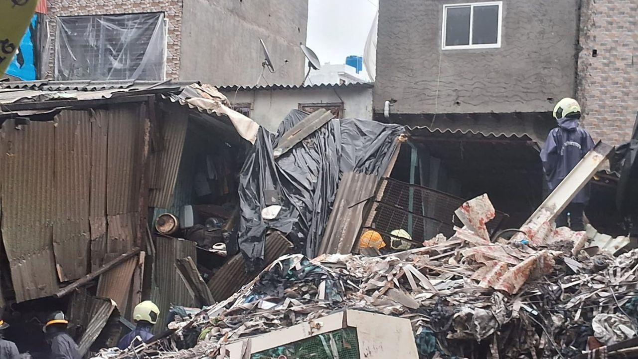 The cause of the collapse is yet to be officially determined, and further investigation into the incident is underway.