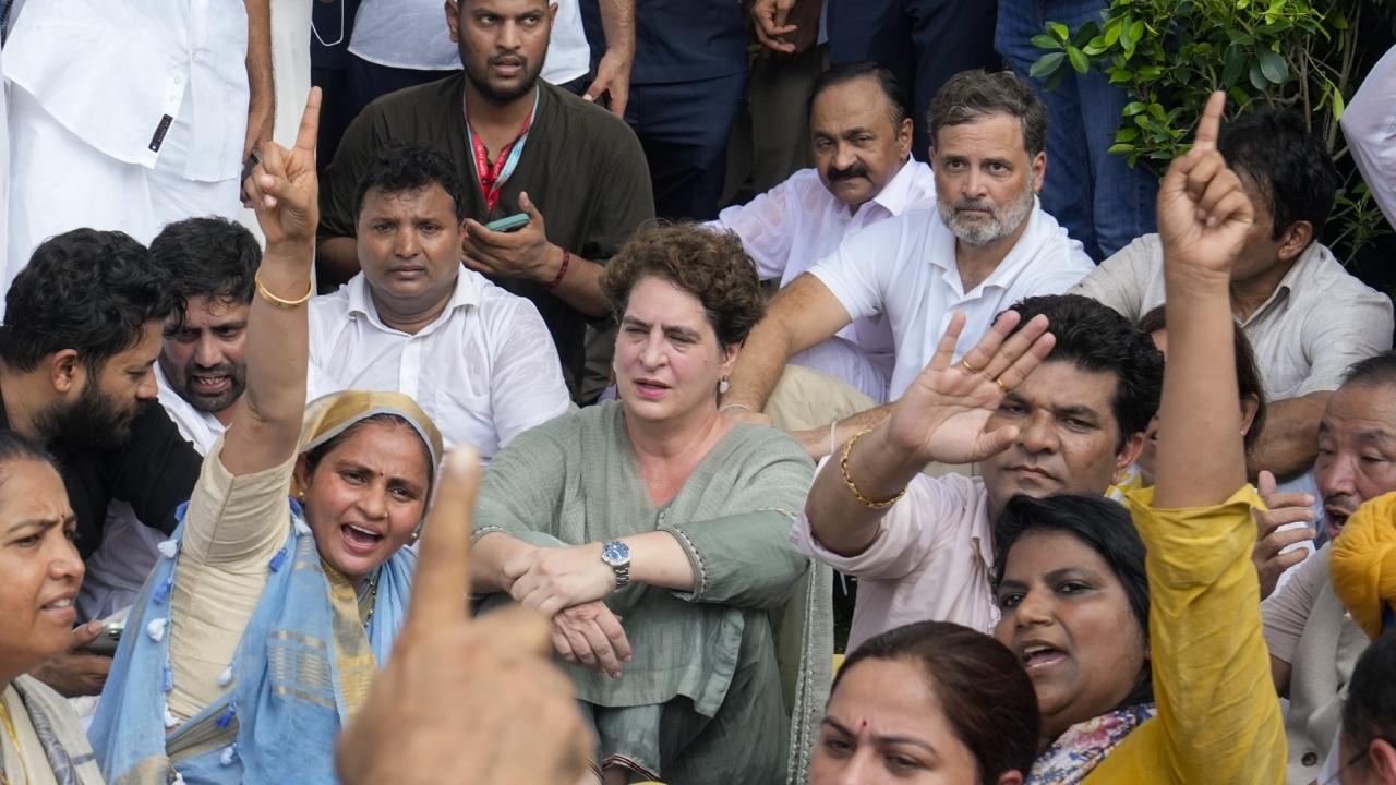 Priyanka Gandhi Vadra criticised the police action while being taken away, saying that the protesters were not afraid and would continue raising students' concerns
