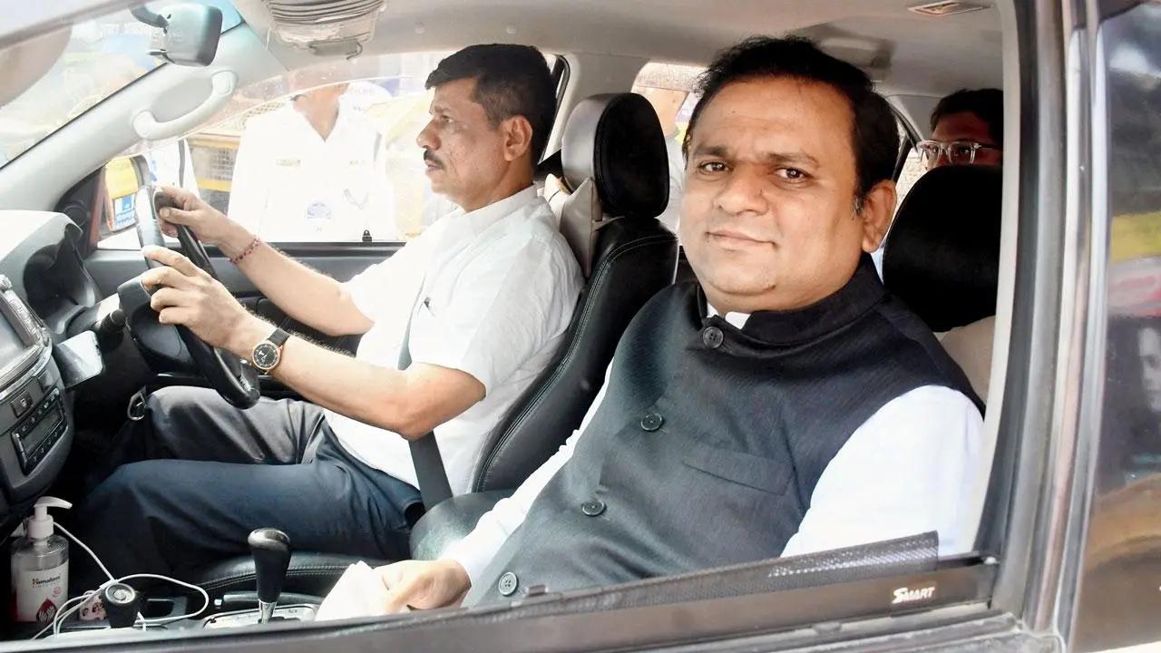Book officials for culpable homicide in open manhole death cases: Assembly Speaker Rahul Narwekar Maharashtra Legislative Assembly Speaker Rahul Narwekar's remarks came after a man allegedly died after falling into an open manhole in Mumbai's Sakinaka on Thursday. File Pic