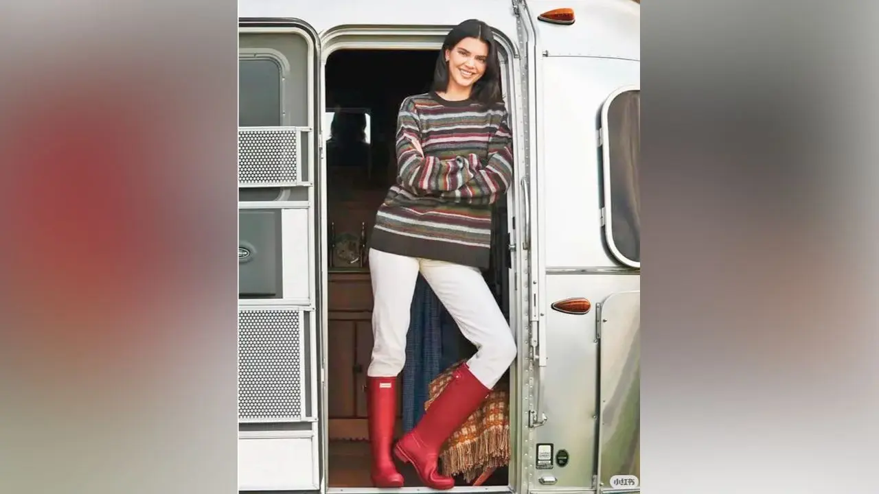 Kendall Jenner in Chelsea boots.
Practical accessories: Complete your outfit with waterproof loafers or Chelsea boots and a waterproof tote bag. These keep you comfortable during commute while protecting your belongings from the rain.(PIC COURTESY@kendalljenner)Log on to: thecaistore.com
What’s out?
Full-length or wide-leg/baggy trousers: Floor-grazing trousers are likely to collect mud, slush and rainwater while walking outdoors. Shorter hemlines are far more practical during the rainy season.
Stiff formal blazers: Traditional blazers can feel hot and restrictive in humid weather. They also become uncomfortable when moving between the outdoors and air-conditioned offices.
Pale colours and bold tropical prints: Light pastel shades can become translucent when wet and show water marks easily. Loud tropical prints may appear too casual for a professional workplace, in general.
Information courtesy: Divya Sancheti, stylist Kendall Jenner in Chelsea boots.
Practical accessories: Complete your outfit with waterproof loafers or Chelsea boots and a waterproof tote bag. These keep you comfortable during commute while protecting your belongings from the rain.(PIC COURTESY@kendalljenner)Log on to: thecaistore.com
What’s out?
Full-length or wide-leg/baggy trousers: Floor-grazing trousers are likely to collect mud, slush and rainwater while walking outdoors. Shorter hemlines are far more practical during the rainy season.
Stiff formal blazers: Traditional blazers can feel hot and restrictive in humid weather. They also become uncomfortable when moving between the outdoors and air-conditioned offices.
Pale colours and bold tropical prints: Light pastel shades can become translucent when wet and show water marks easily. Loud tropical prints may appear too casual for a professional workplace, in general.
Information courtesy: Divya Sancheti, stylist