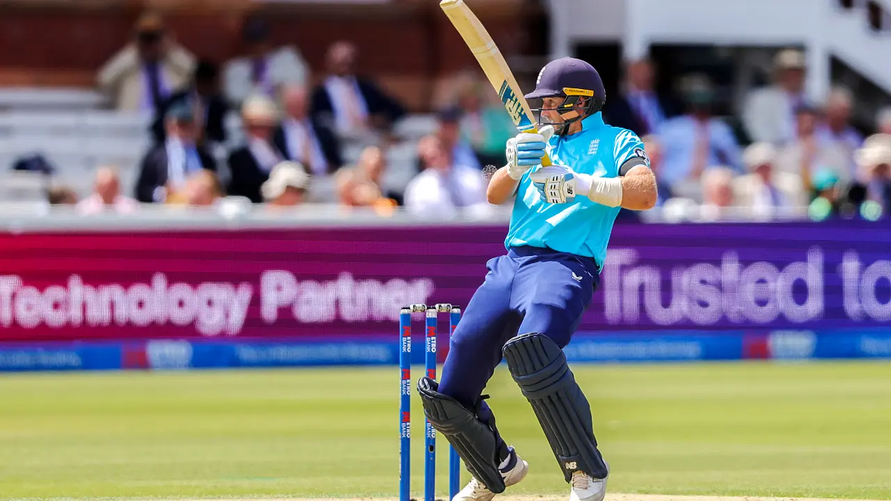 Joe Root's unbeaten 74 runs and Jos Buttler's 13-ball 41 took England to 387 runs at the end of their innings