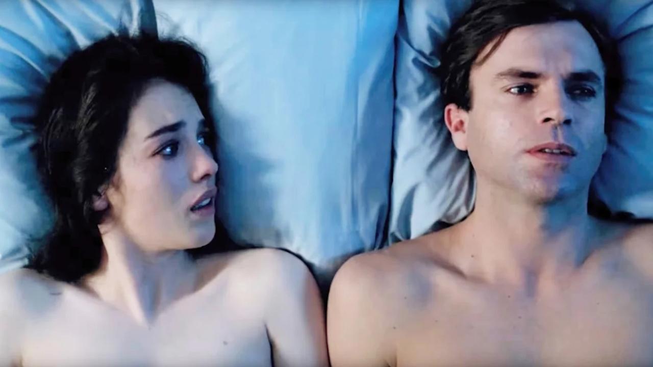 Possession (1981)
In Possession (1981), Sam Neill delivered one of the most haunting performances of his career as Mark, a man whose marriage spirals into psychological horror after his wife begins exhibiting increasingly disturbing behaviour.