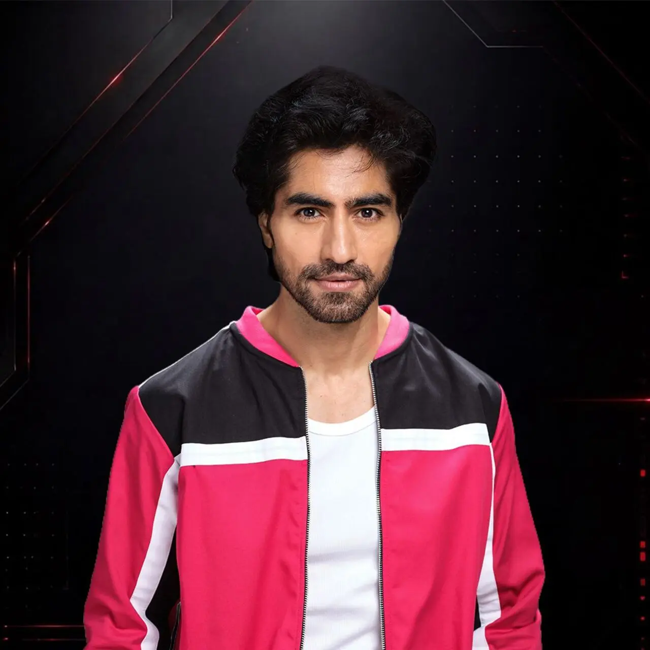 Shreya Kalra claims that Harshad Chopda has come to the show to redeem his career. She mentioned, "He isn't getting work outside and that is why he is here, he is very arrogant. No girl would married a guy like him."