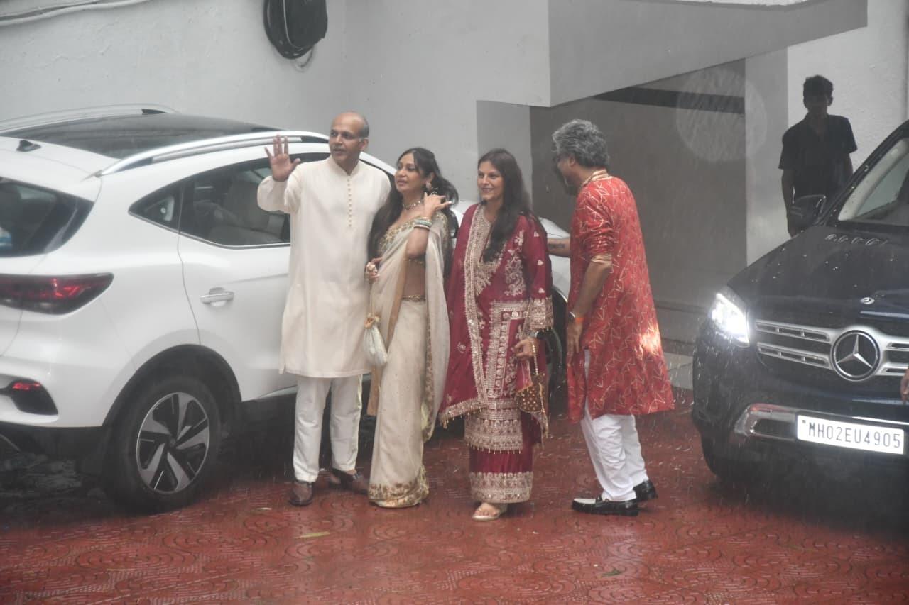 Ashutosh Gowarikar arrives in ivory pick with family and friends