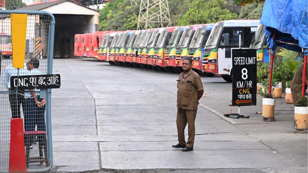 IN PHOTOS: BEST bus strike brings Mumbai's daily commute to a standstill A deserted BEST bus stands at Gorai Depot in Borivali (West), with the strike bringing normal commuter movement to a halt (Pic/Satej Shinde)