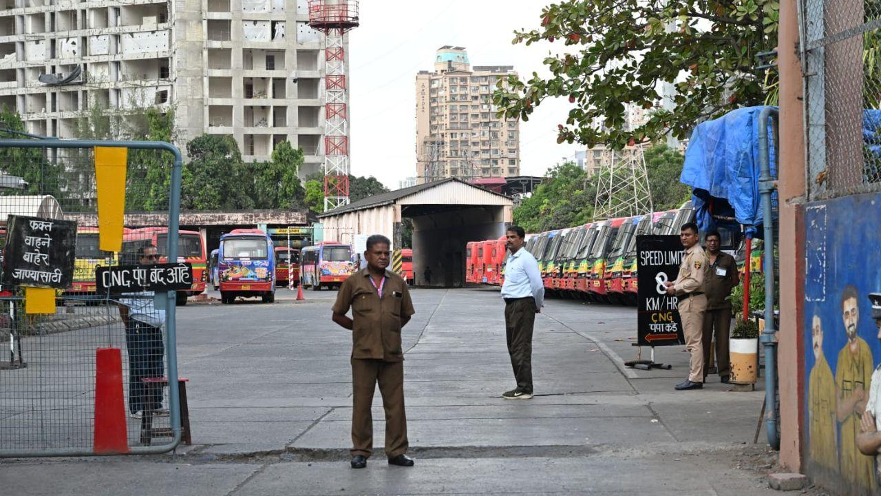No crowd outside the BEST Magathane Bus Depot in Borivali (East) as the BEST Kamgar Kruti Samiti's strike disrupts bus services across Mumbai (Pic/Satej Shinde)
