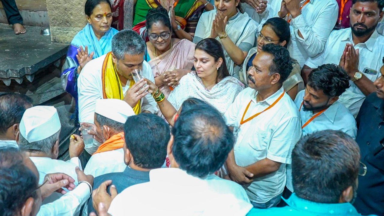 Following the assurance, the hunger strike was suspended at the Namdev Steps in Pandharpur in the presence of fellow protestors