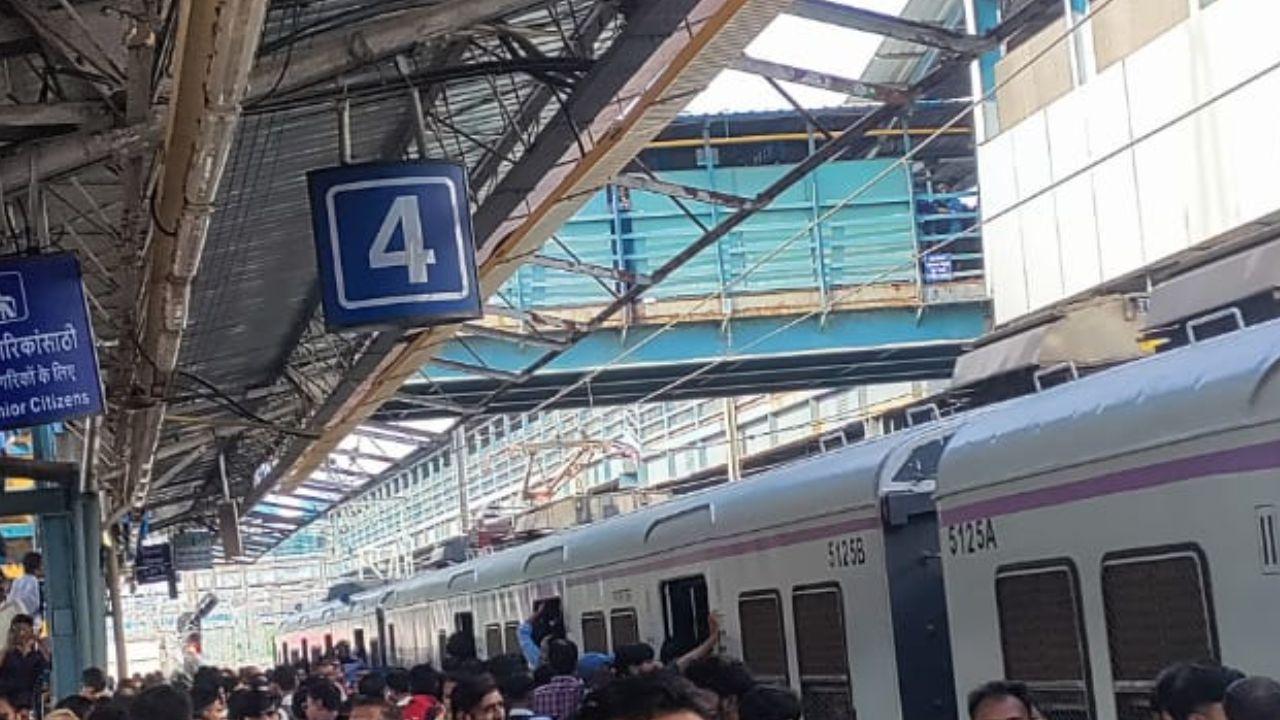 According to railway officials, an Overhead Equipment (OHE) fault occurred between Dadar (DDR) and Churchgate (CCG) from 6:00 am to 7:22 am