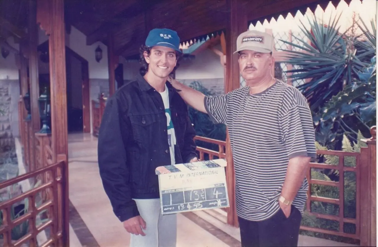 Hrithik Roshan - Rakesh Roshan (Aap Ke Deewane)
Hrithik Roshan was just six years old during the filming of the movie Aap Ke Deewane. He appeared as the child version of the character Rahim played by his father, Rakesh Roshan. It was a blink-and-miss scene.