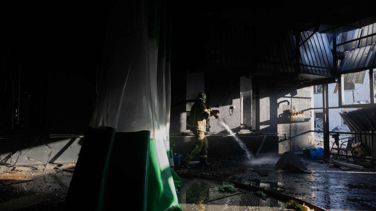 AFP journalists heard several explosions in the Ukrainian capital, where local authorities said Russia struck with ballistic missiles, setting off fires and cutting power in several districts AFP journalists heard several explosions in the Ukrainian capital, where local authorities said Russia struck with ballistic missiles, setting off fires and cutting power in several districts