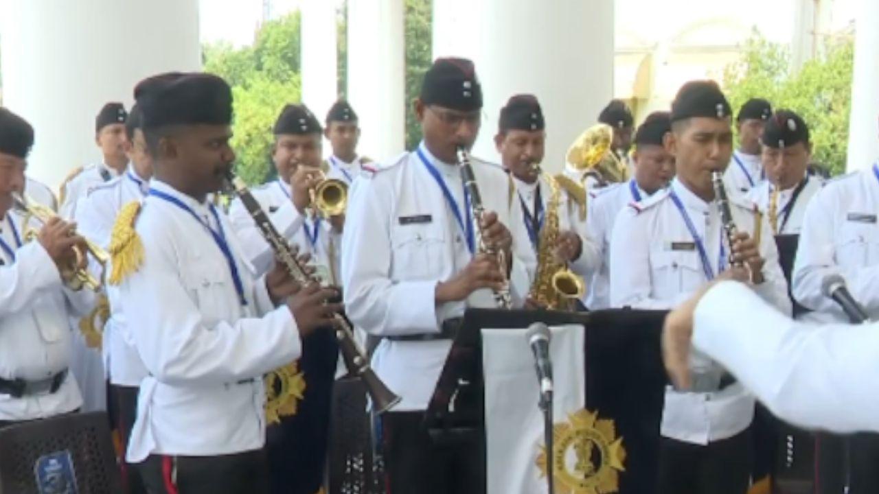 After taking the oath, the new ministers will go to the state secretariat of Nabanna. A meeting of the cabinet chaired by CM Adhikari has been convened at the state secretariat at 3 p.m.