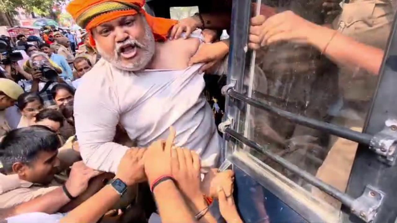The demonstration was held in parts of UP, with party workers raising slogans against the state government over electricity supply issues. Pics/X and PTI