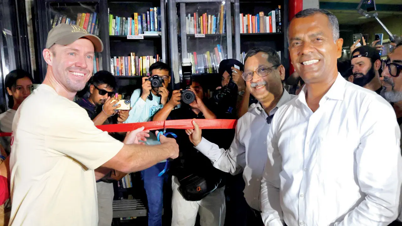 (From left) Former South African cricketer AB de Villiers, Project Mumbai founder Shishir Joshi, and Western Railway Chief PRO Vineet Abhishek at the launch event on Friday. PICS/BY SPECIAL ARRANGEMENT