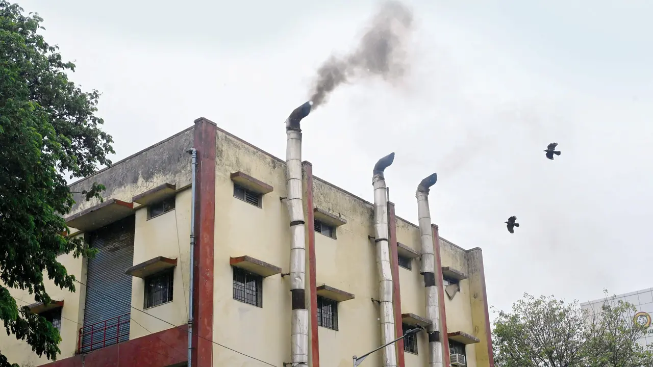 BMC’s Haji Ali stormwater pumping station. The facility has not been included in the civic body’s plan to install Retrofit Emission Control Devices (RECDs) as it is currently undergoing an upgrade and will receive newer diesel generator sets. File pic/Ashish Raje
