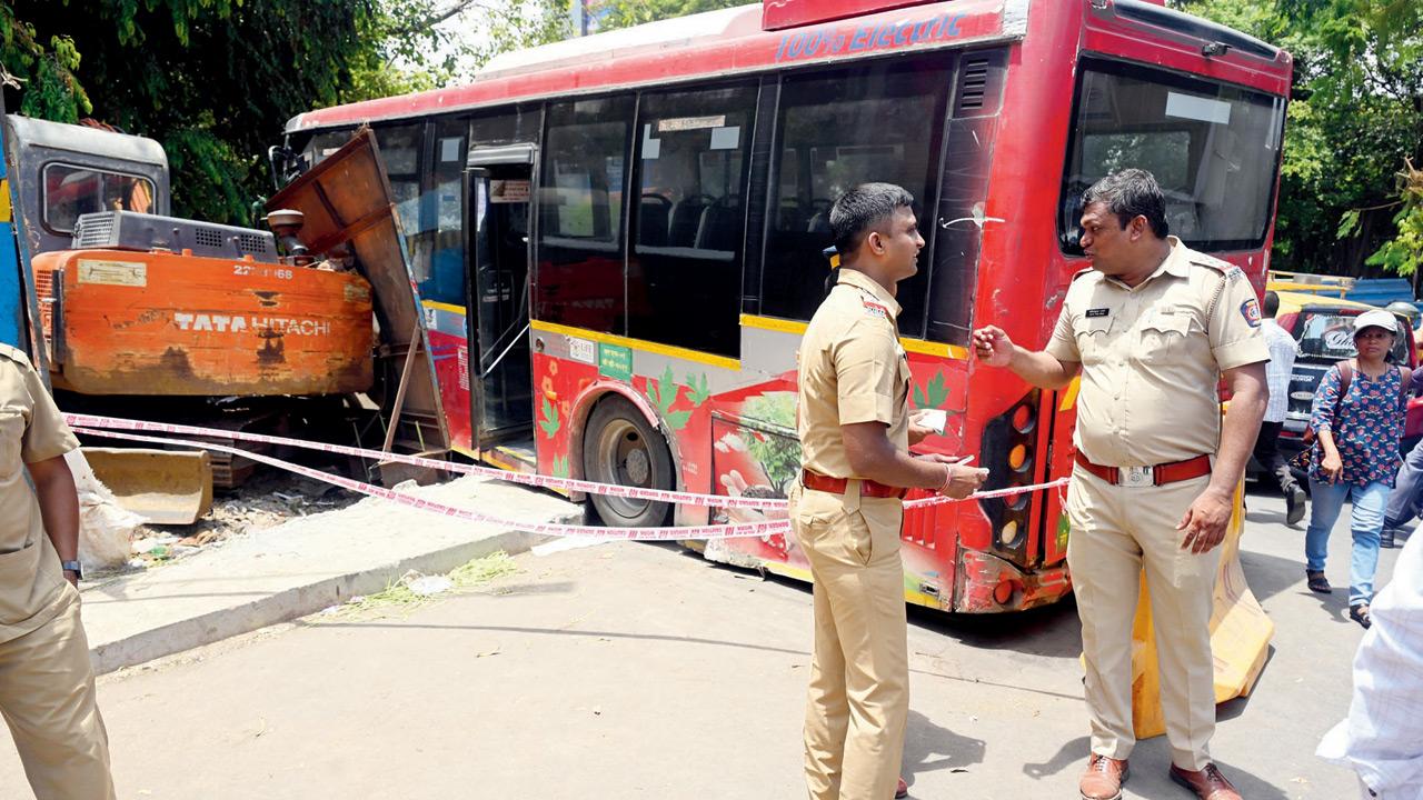 Three crashes, similar claims: Experts probe EV bus operations Preliminary findings suggest the bus may have surged forward after the handbrake was released in Dadar on Monday. Pic/Ashish Raje