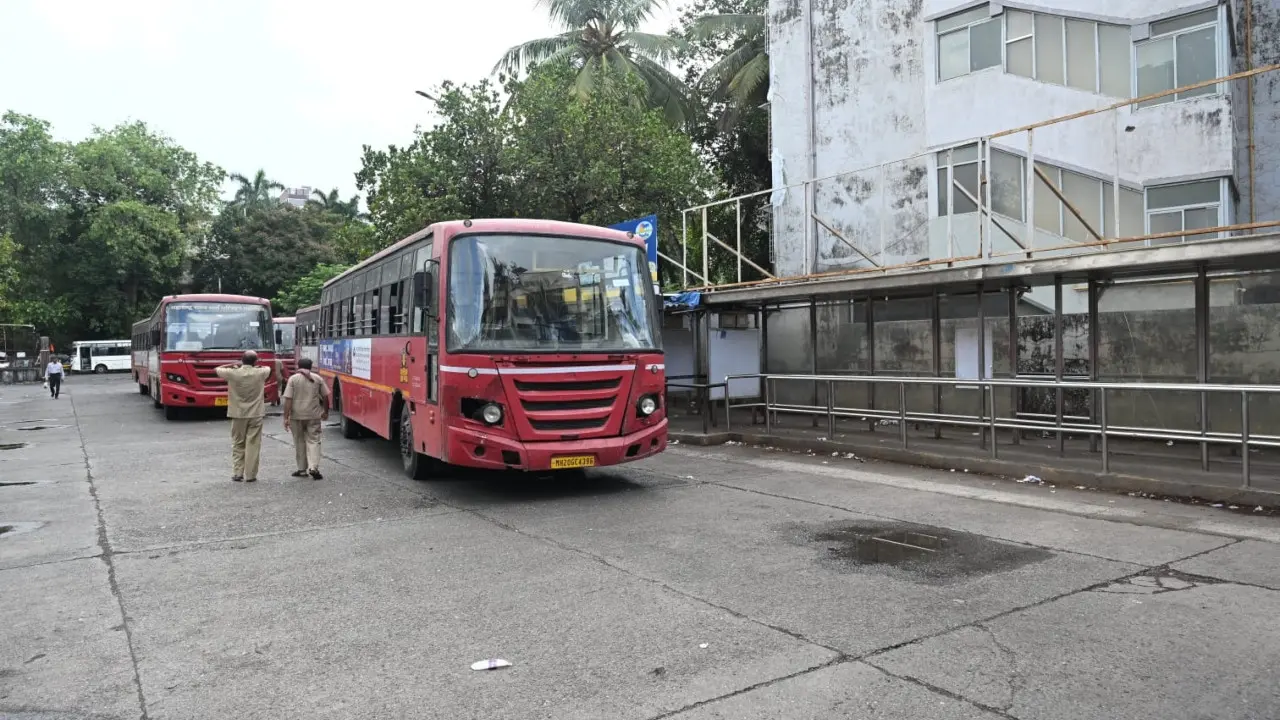 In Photos: BEST to operate special bus trips for NEET re-exam students Pic/Satej Shinde