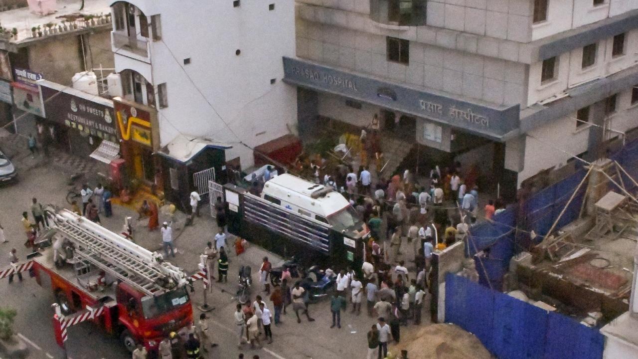 Expressing grief over the tragedy, the Bihar Chief Minister announced an ex gratia payment of Rs 4 lakh each to the next of kin of the deceased.