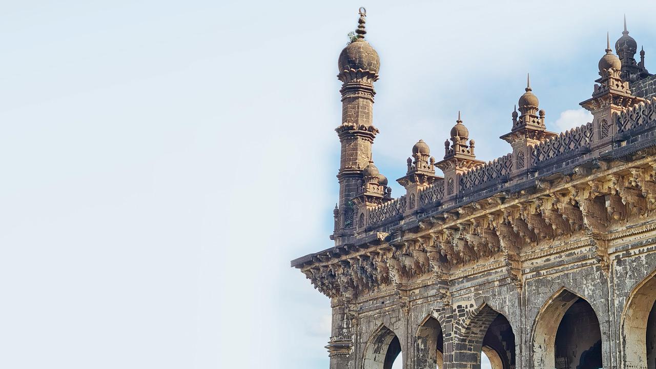The chhajjas and jaalis at Ibrahim Rauza tomb in Bijapur