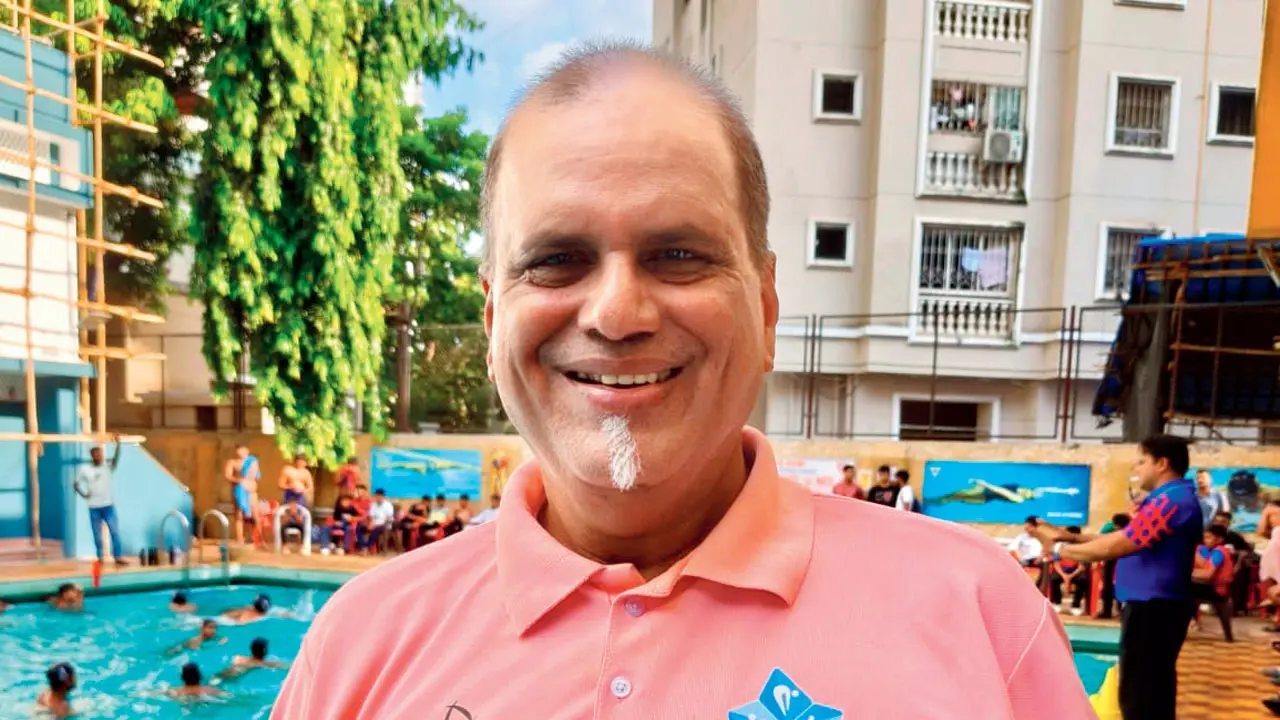 Divgijkar honoured for contribution to aquatics Pradeep Divgikar