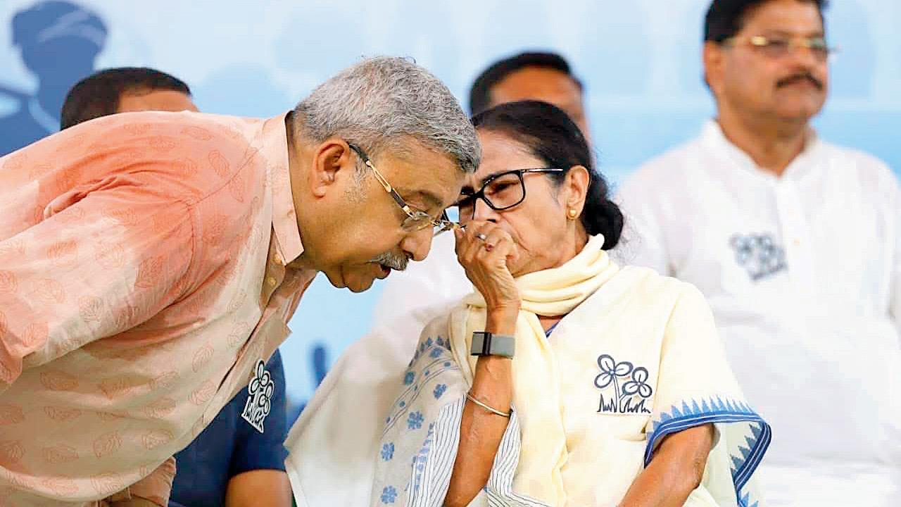 Senior TMC leader asks Mamata to ‘choose’ between him and nephew