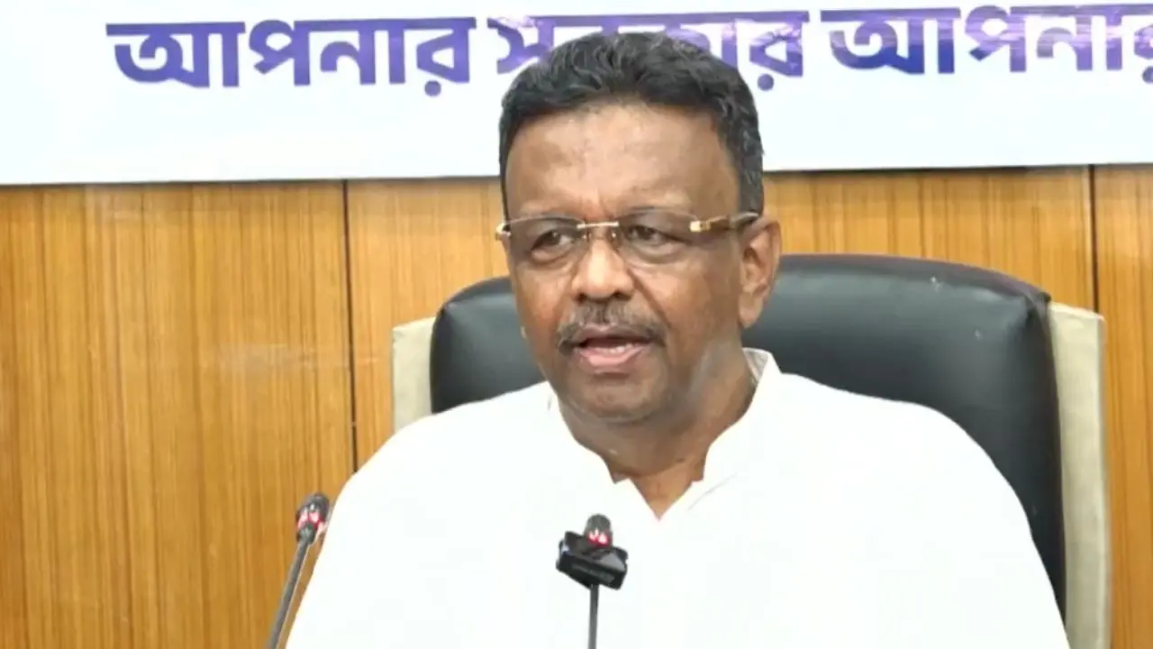 Firhad Hakim quits as Kolkata mayor, says he`s `unable to function properly`