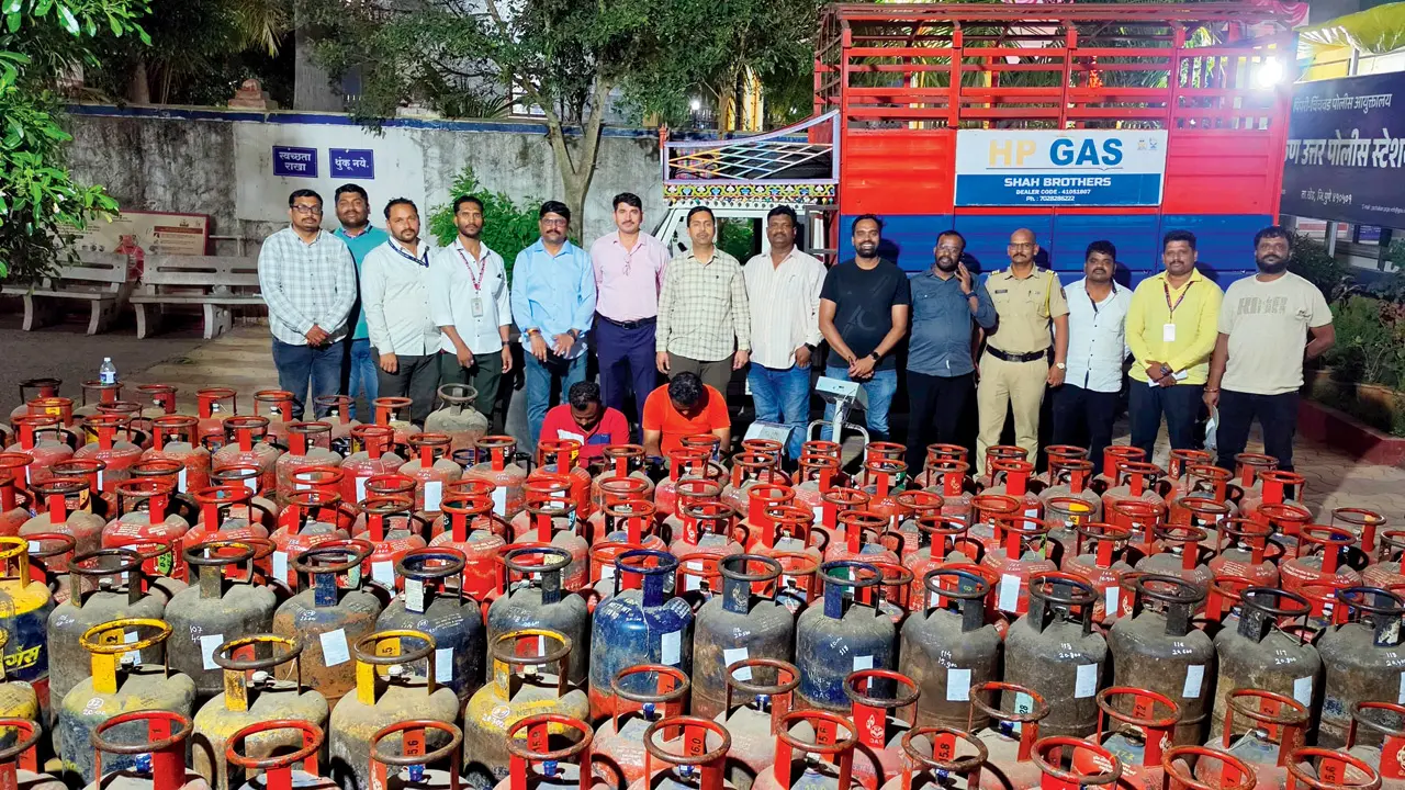 Pimpri-Chinchwad Police bust illegal LPG gas refilling racket in Chakan, seize 251 cylinders worth Rs 9.71 lakh