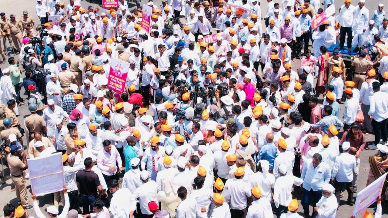 "The agitation will continue till onion growers get justice. We are seeking remunerative prices for onion growers amid sharp fall in market rates", he said, adding that the opposition has sought an MSP of Rs 25 per kg for onions, subsidy of Rs 15 to Rs 20 per kg for onions already sold at lower rates and procurement of 8 to 10 lakh tons instead of the proposed two lakh. "The agitation will continue till onion growers get justice. We are seeking remunerative prices for onion growers amid sharp fall in market rates", he said, adding that the opposition has sought an MSP of Rs 25 per kg for onions, subsidy of Rs 15 to Rs 20 per kg for onions already sold at lower rates and procurement of 8 to 10 lakh tons instead of the proposed two lakh.