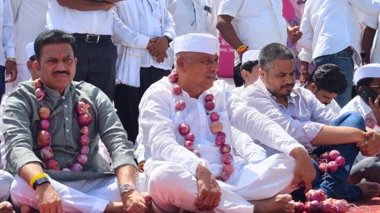 Sapkal said rising inflation, increasing cultivation costs and low returns from farm produce had pushed farmers into a severe financial crisis. Onion growers were particularly affected as market prices had fallen below production costs, he said. Sapkal said rising inflation, increasing cultivation costs and low returns from farm produce had pushed farmers into a severe financial crisis. Onion growers were particularly affected as market prices had fallen below production costs, he said.