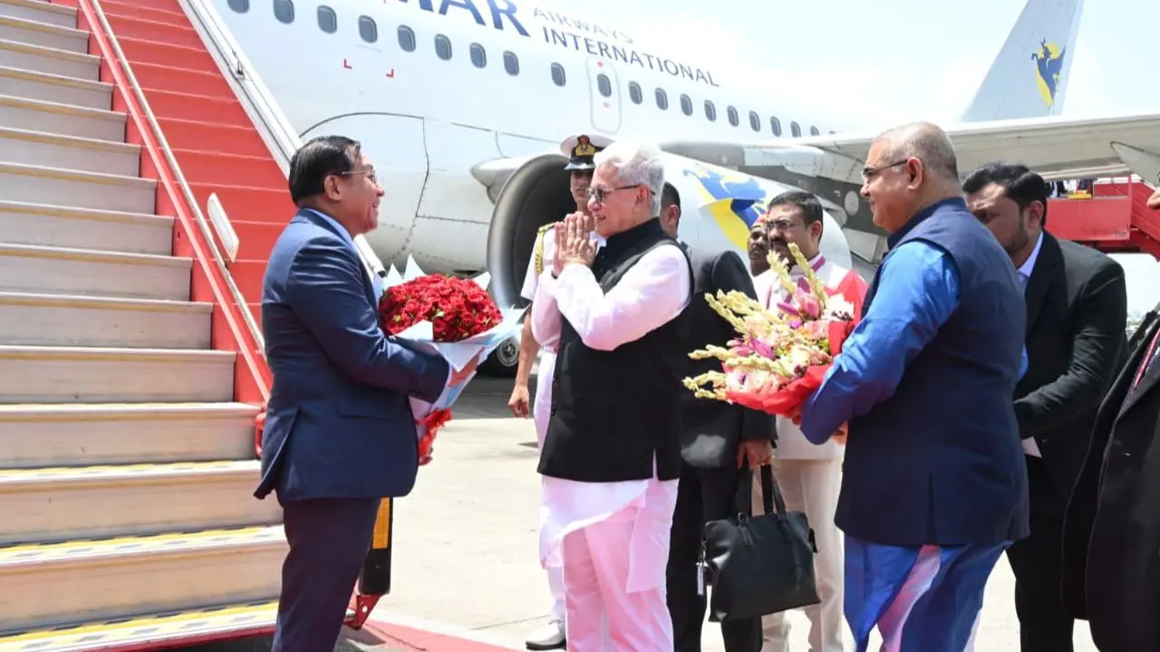 The Myanmar President has expressed interest in India's maritime sector during his visit to the leading container traffic port, Jawaharlal Nehru Port, accompanied by a delegation of 67 officials, JNPA said in a statement The Myanmar President has expressed interest in India's maritime sector during his visit to the leading container traffic port, Jawaharlal Nehru Port, accompanied by a delegation of 67 officials, JNPA said in a statement