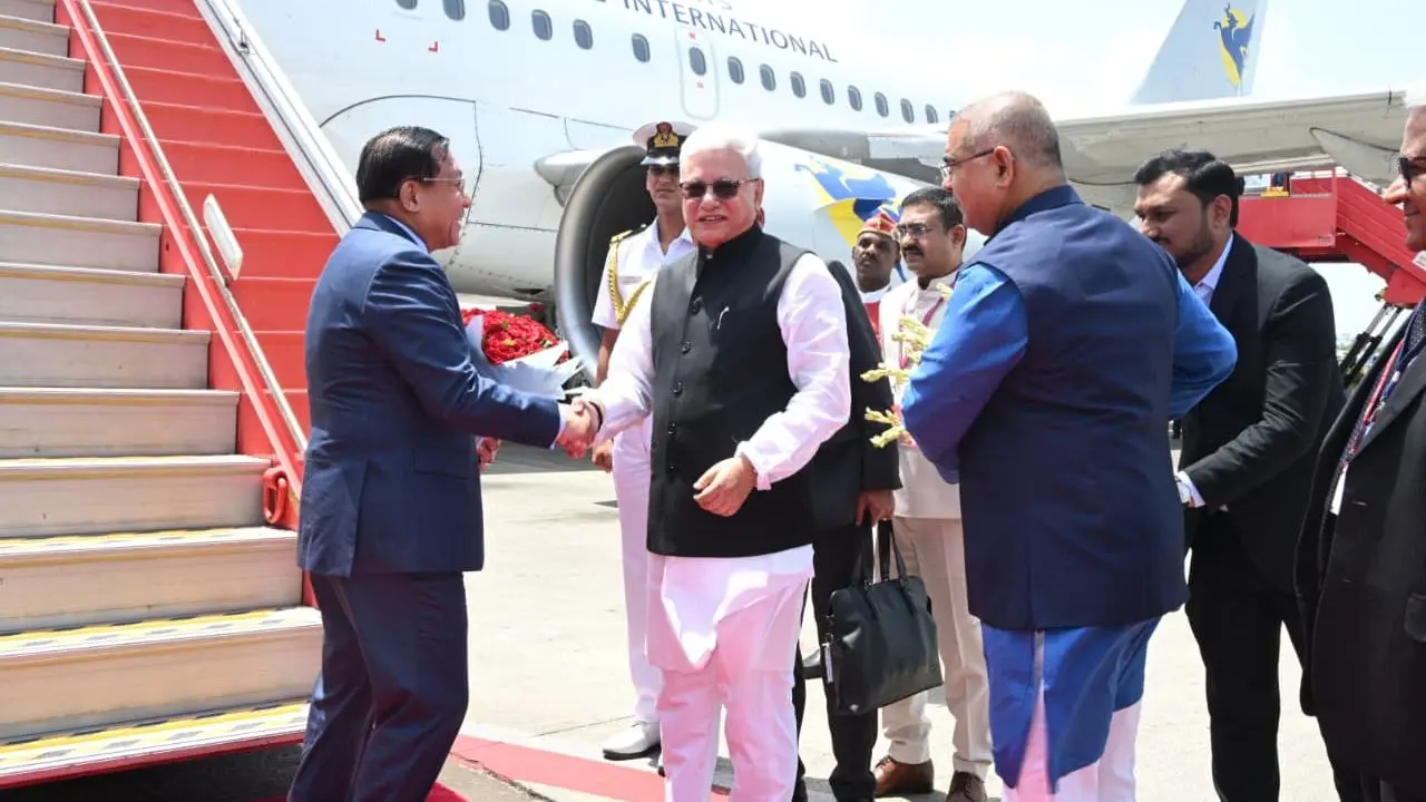 The Myanmar President visited Jawaharlal Nehru Port Authority (JNPA) at Navi Mumbai The Myanmar President visited Jawaharlal Nehru Port Authority (JNPA) at Navi Mumbai