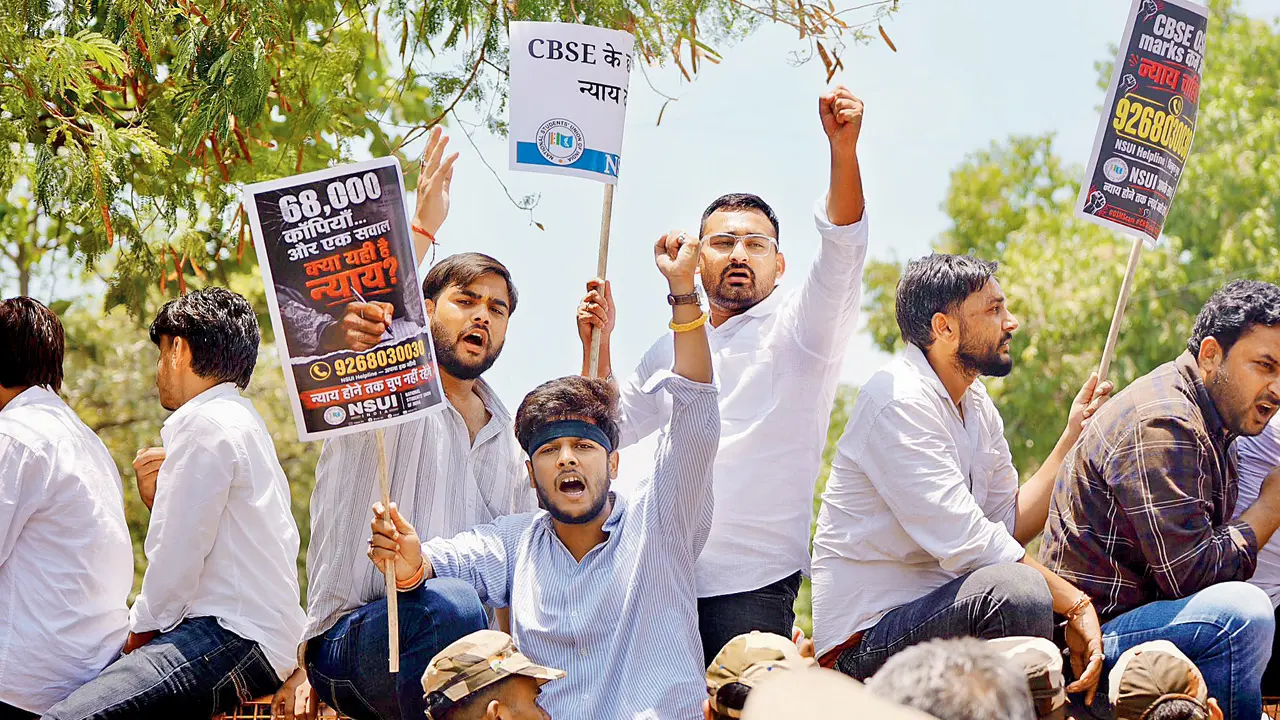 National Students’ Union of India has moved the Delhi High Court challenging the CBSE’s OSM system. PIC/X/@AkashMasihNSUI
