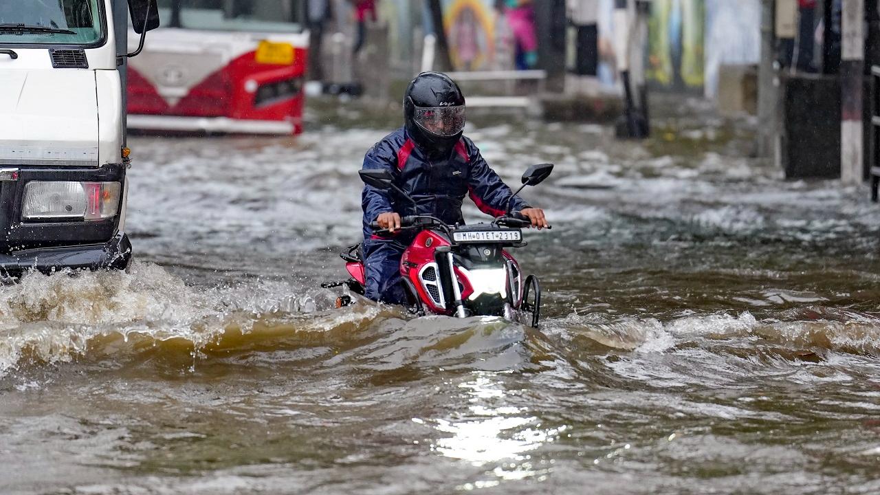 The rainfall data underscores the intensity of the ongoing monsoon spell over Mumbai. Pic/PTI