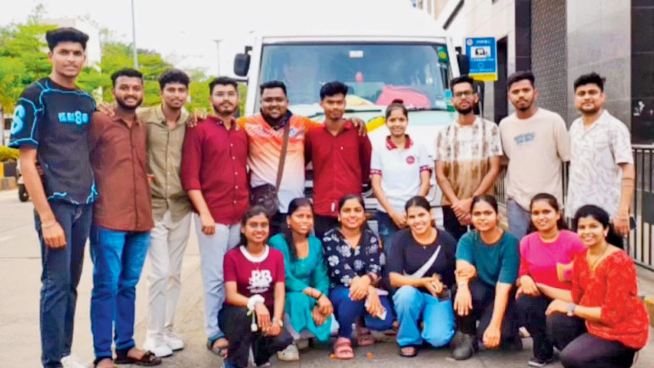 The last group photo Vishwas shared on his status during the trip to Pune. Pics/By Special arrangement