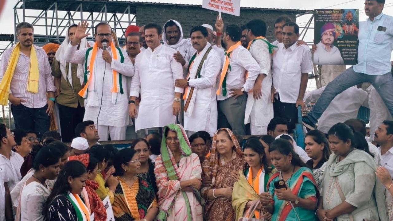 Rohit Pawar alleged that their removal had significantly reduced compensation for farmers, claiming that although crop losses last year amounted to approximately Rs 17,000 crore, only around Rs 1,200 crore was disbursed as insurance compensation