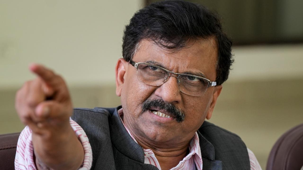 Sanjay Raut issues warning amid split buzz, Shiv Sena (UBT) MPs turn up Sanjay Raut. Pic/PTI
