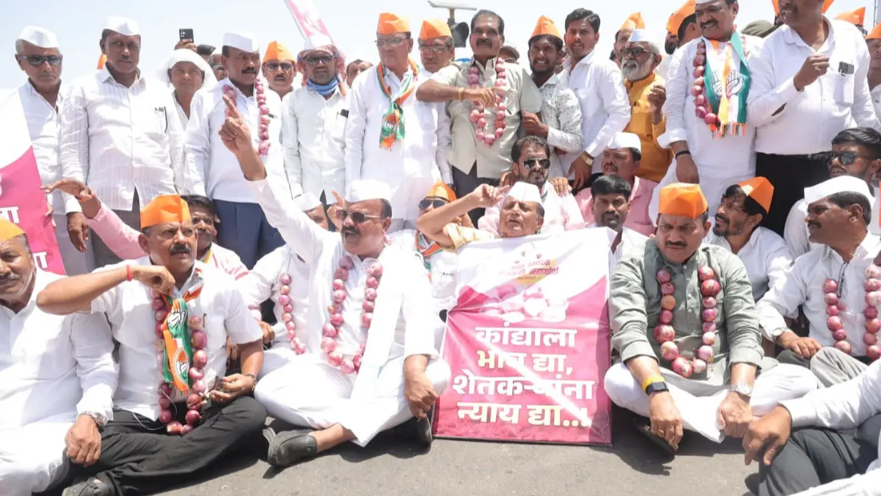 Onion farmers’ fight will continue until demands are met: Harshvardhan Sapkal Maha Vikas Aghadi holds massive protest march, blocks Pune-Nashik highway over onion prices