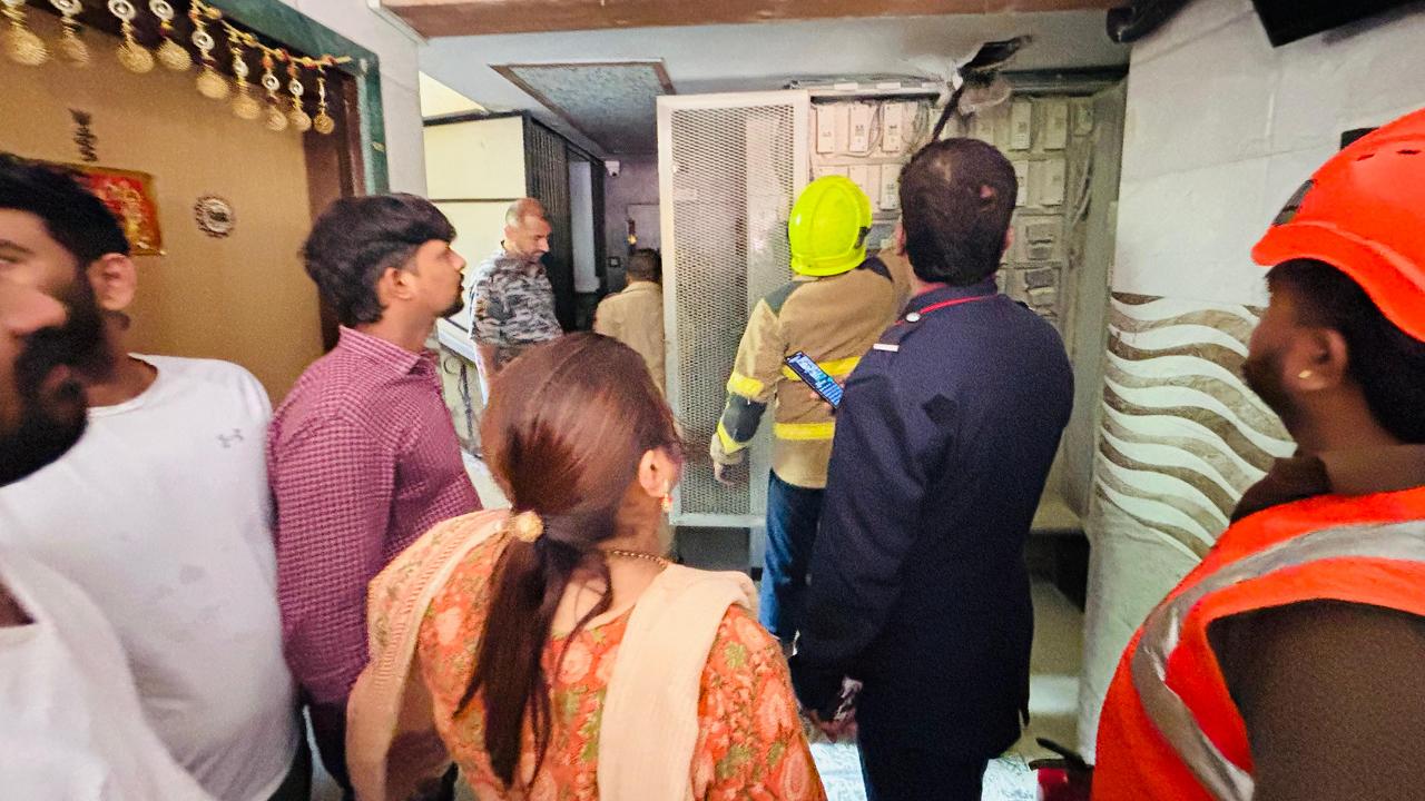 Fire breaks out in meter box room at Thane residential building Pic/Special Arrangement