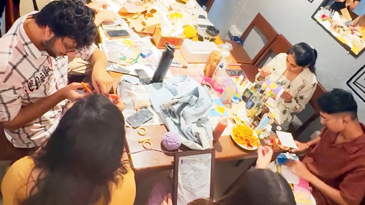 Learn how you can handle waste better with this interactive game Participants rework waste material into art. Pics courtesy/Henik Gala
