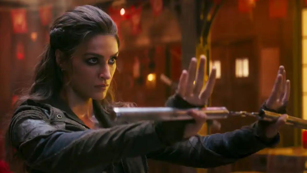 Kriti Sanon
Kriti Sanon performed heavy-duty action sequences in Ganapath, those that involved nunchucks. The actress engaged in adrenaline-fueled bike ride sequences and fighting goons with guns, adding another layer of allure to the film as well as her trajectory as a performer.&nbsp;