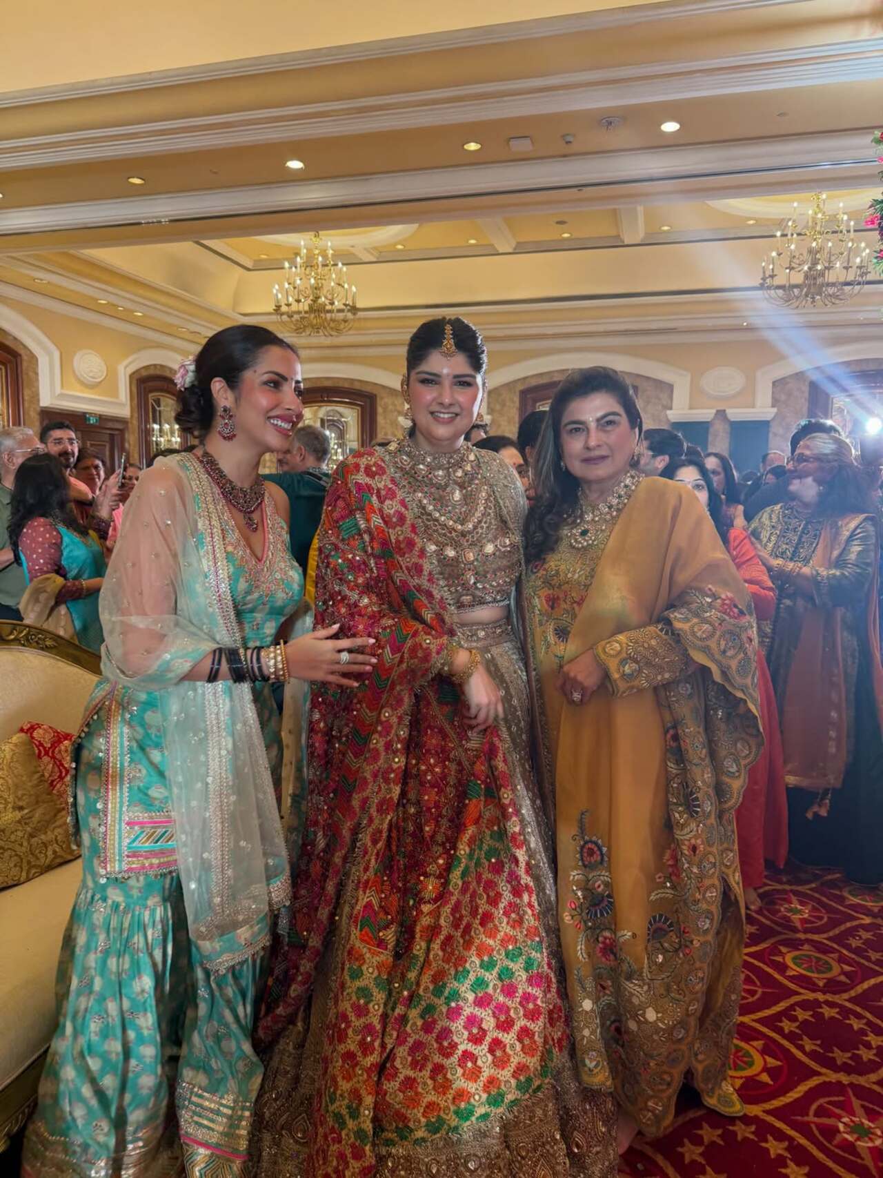 The fulkari dupatta with everything gold in the outfit stands out beautifully for Anshula