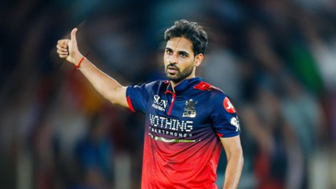 RCB's star pacer Bhuvneshwar Kumar missed out on his "Purple Cap" award by just one wicket. He finished in the second position with 28 scalps in 16 games (Pic: X/@RCBTweets)