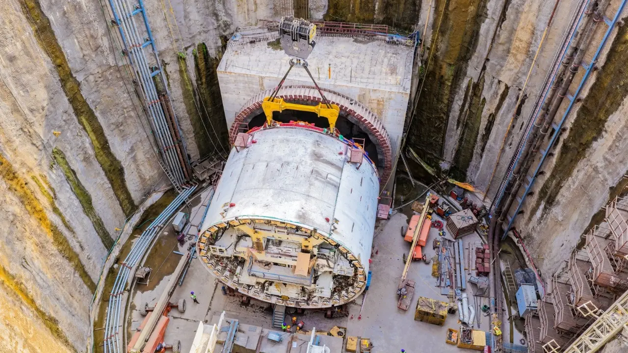 The giant cutterhead has been specially designed to excavate a single tunnel large enough to accommodate both the up and down tracks of the high-speed rail corridor The giant cutterhead has been specially designed to excavate a single tunnel large enough to accommodate both the up and down tracks of the high-speed rail corridor