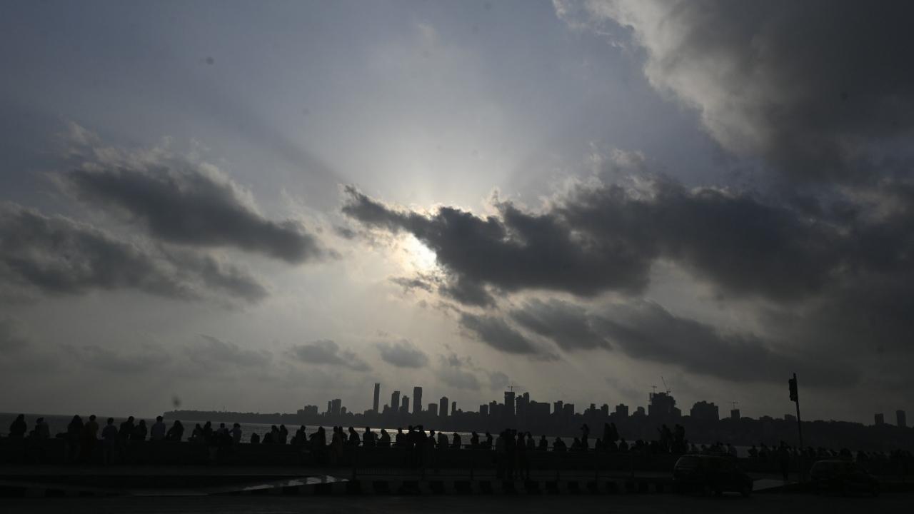 Parts of Vidarbha to witness thunderstorms, lightning and rains; orange alert issued for Amravati The residents have been advised to remain cautious. Representational Pic/File
